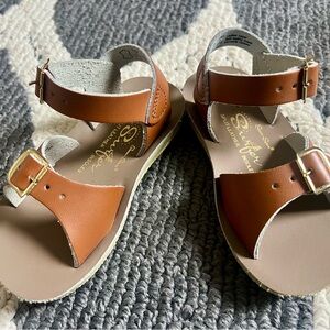 Girls Toddler Tan/brown Sandals Never Worn